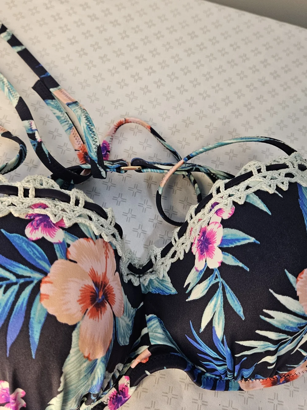 Shade & Shore 34C Padded Lined Halter Bikini Top Navy Blue Floral Tropical